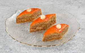 Пахлава Бакинская с фундуком и мёдом