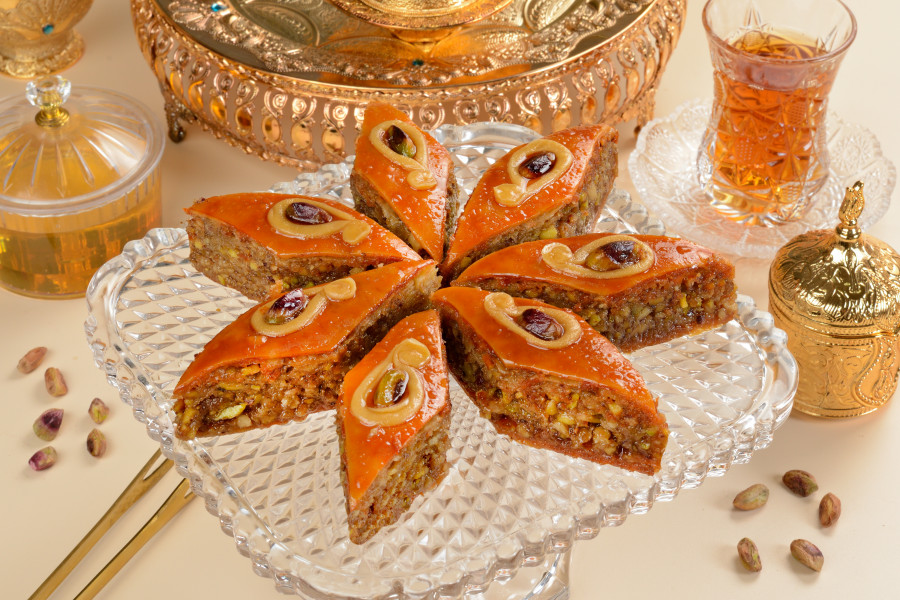 Пахлава Бакинская с фисташкой и мёдом