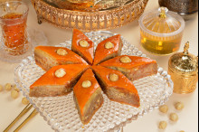 Пахлава Бакинская с фундуком и мёдом