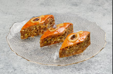Пахлава Бакинская с фисташкой и мёдом