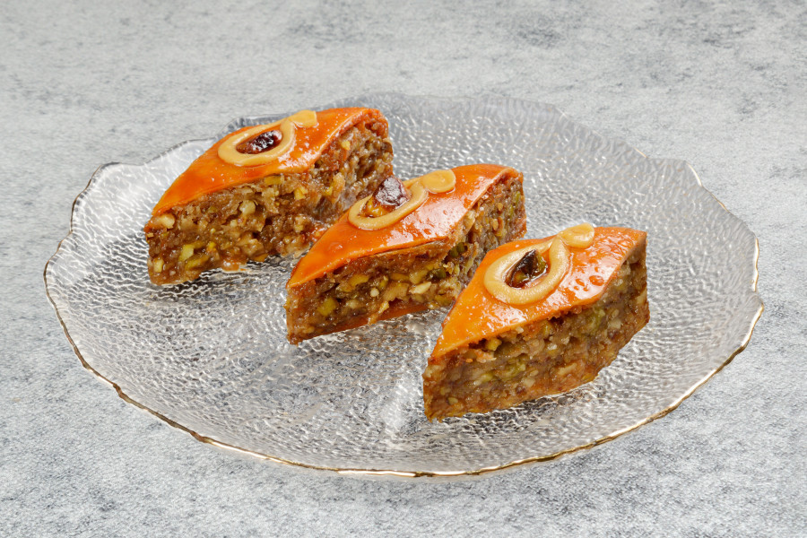 Пахлава Бакинская с фисташкой и мёдом